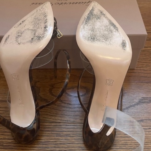 Gianvitto Rossi classy strappy sandals. Looking to get these off my hands ASAP. - Picture 3 of 5